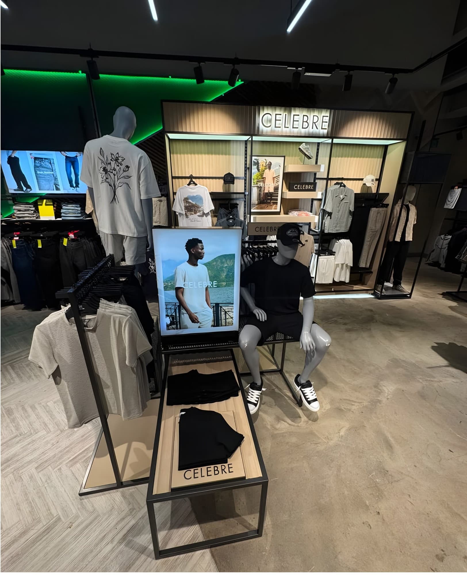 Retail concession clad in Portland stone veneer
